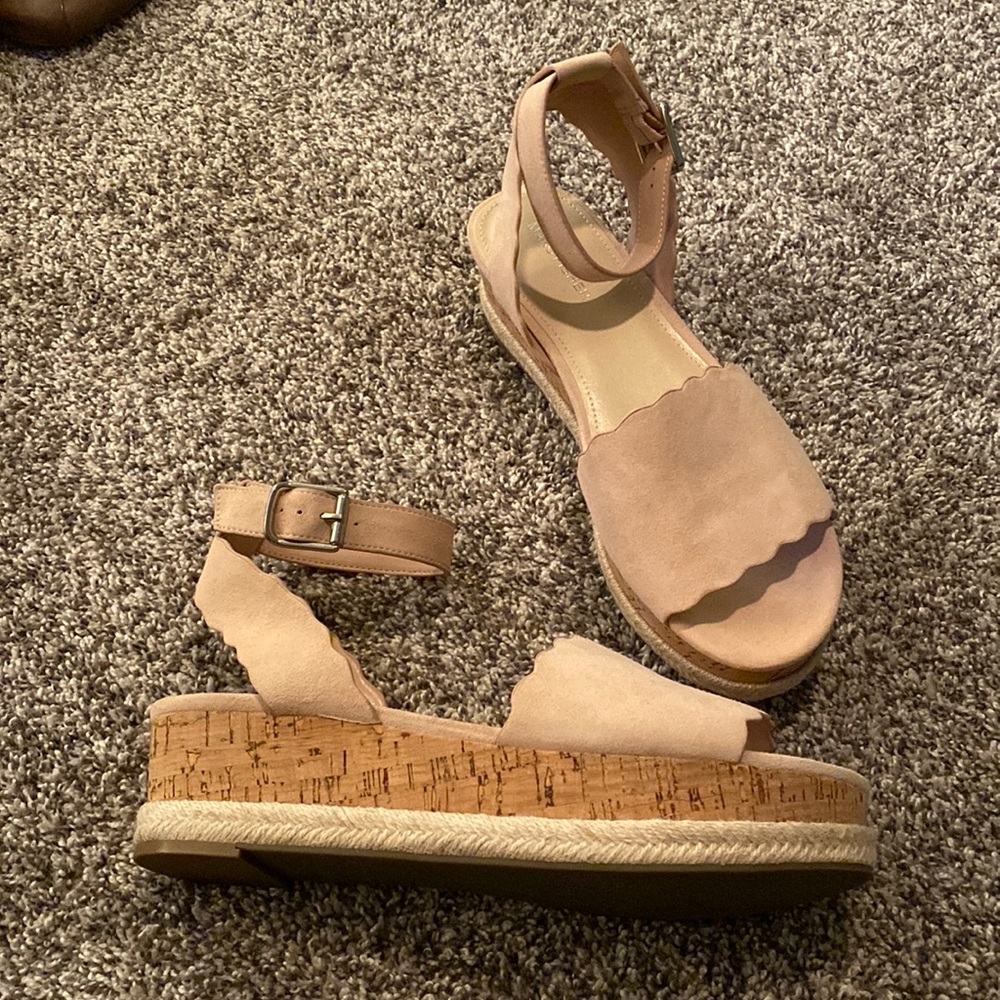 Marc Fisher Blush Color Women's Faitful Suede Casual Strap Sandals